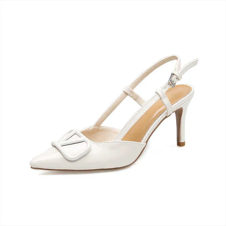 حذاء باوتو فارغ جديد ربيعي فرنسيNew spring French hollow baotou shoes