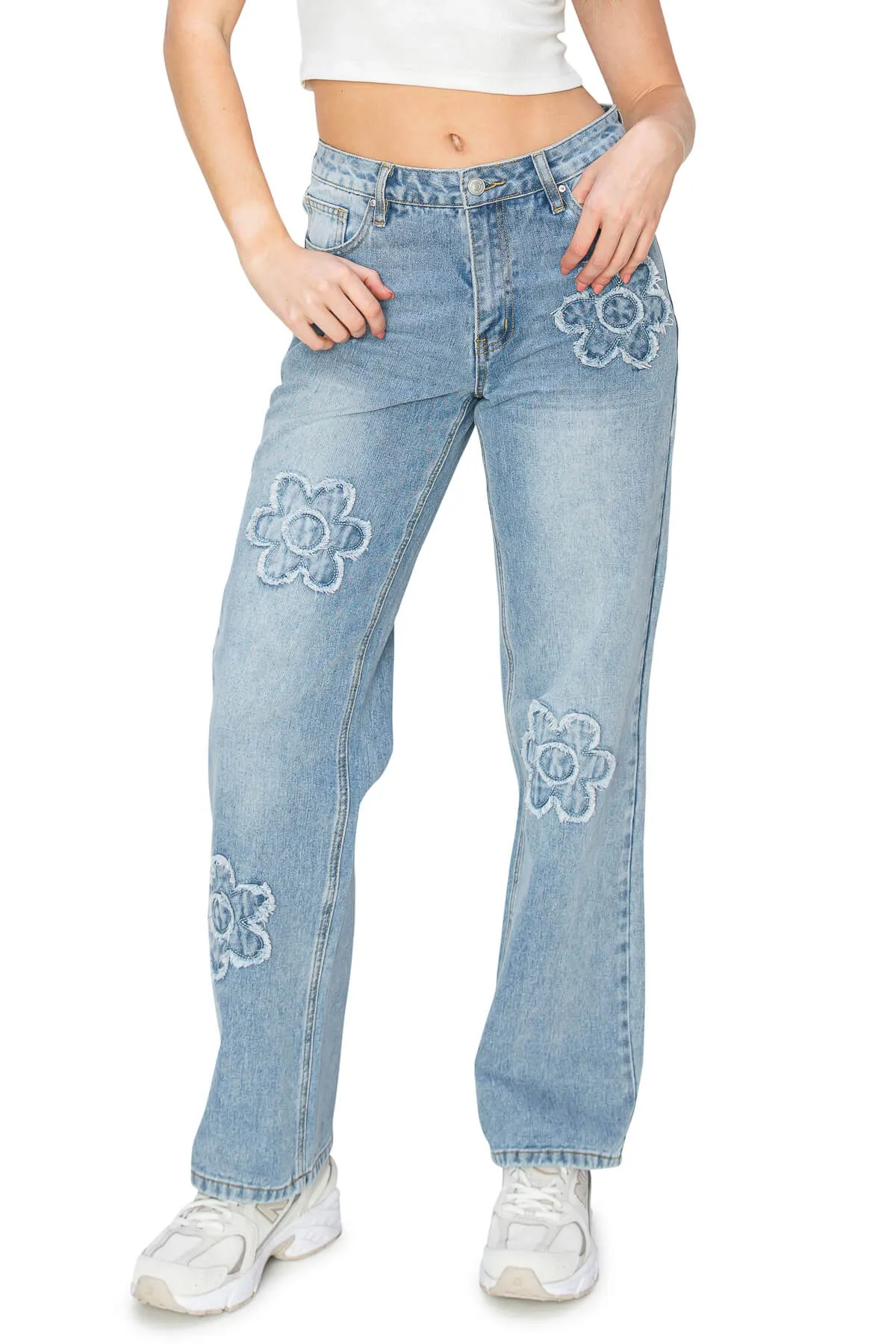 Daisy Embroidered Low Rise Baggy Jeans - Light Wash