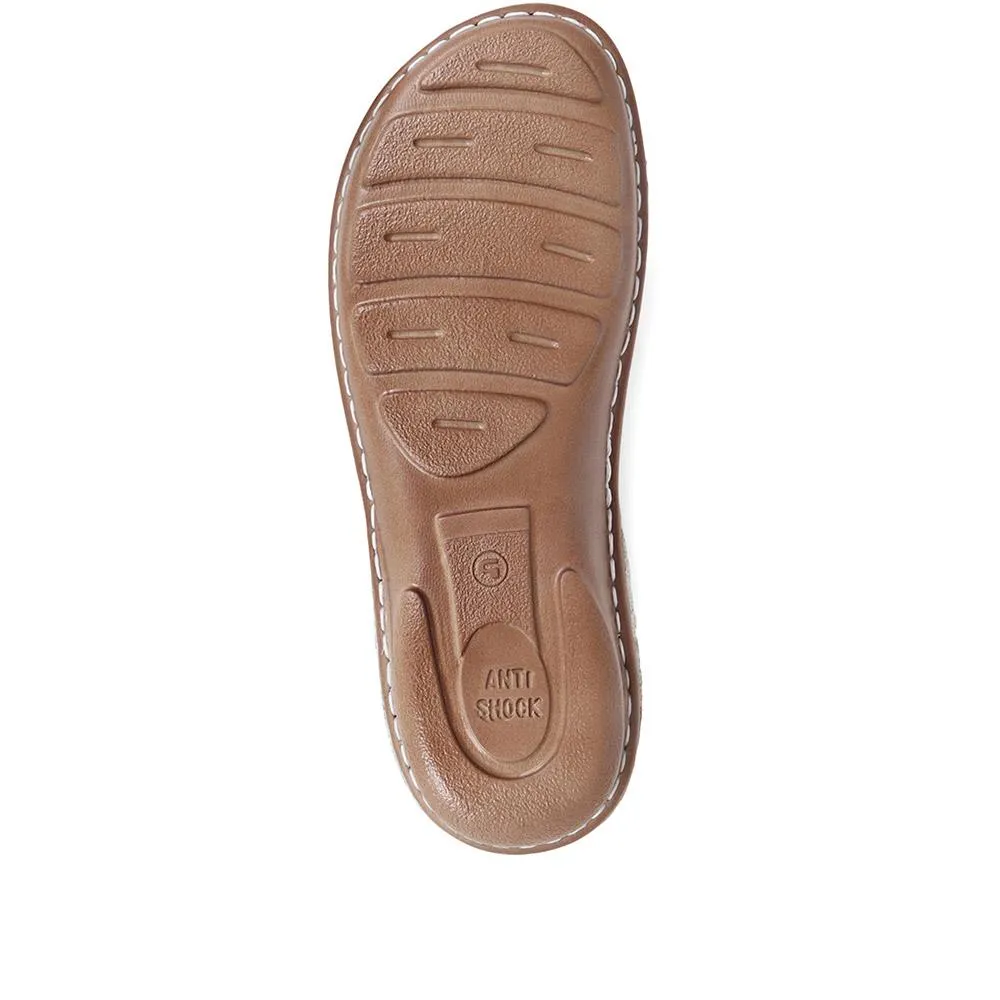 Leather Floral Toe-Post Sandals - CAY33001 / 319 988