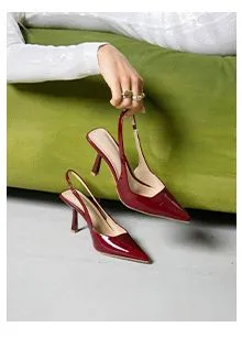LOTTIE POINT HEEL