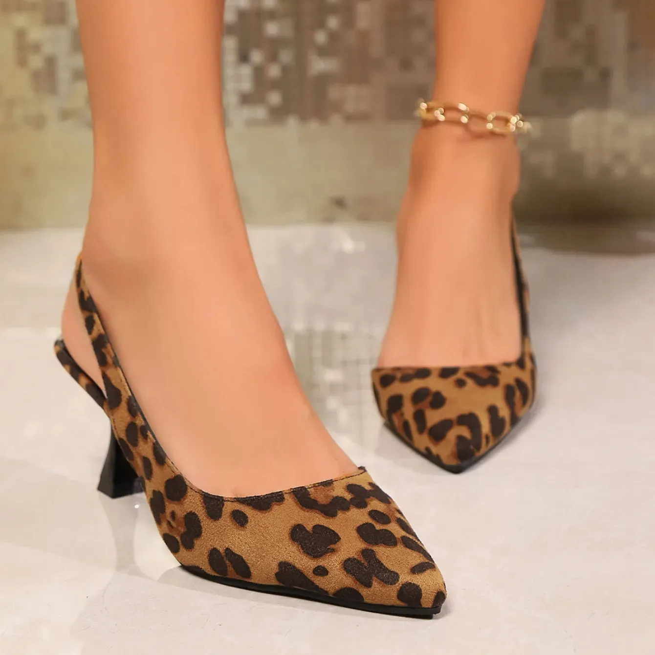 Women Sandals 2024 New Summer Fashion Horsehair Leopard Print Sharp Pointed Low Heels Sandals Elegant Temperament Shoes Female